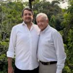Andy López Beltrán usa foto con AMLO para blindar su candidatura: “Soy hijo de quienes aman y lucharon por el pueblo”