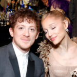 Ariana Grande se separa de Ethan Slater